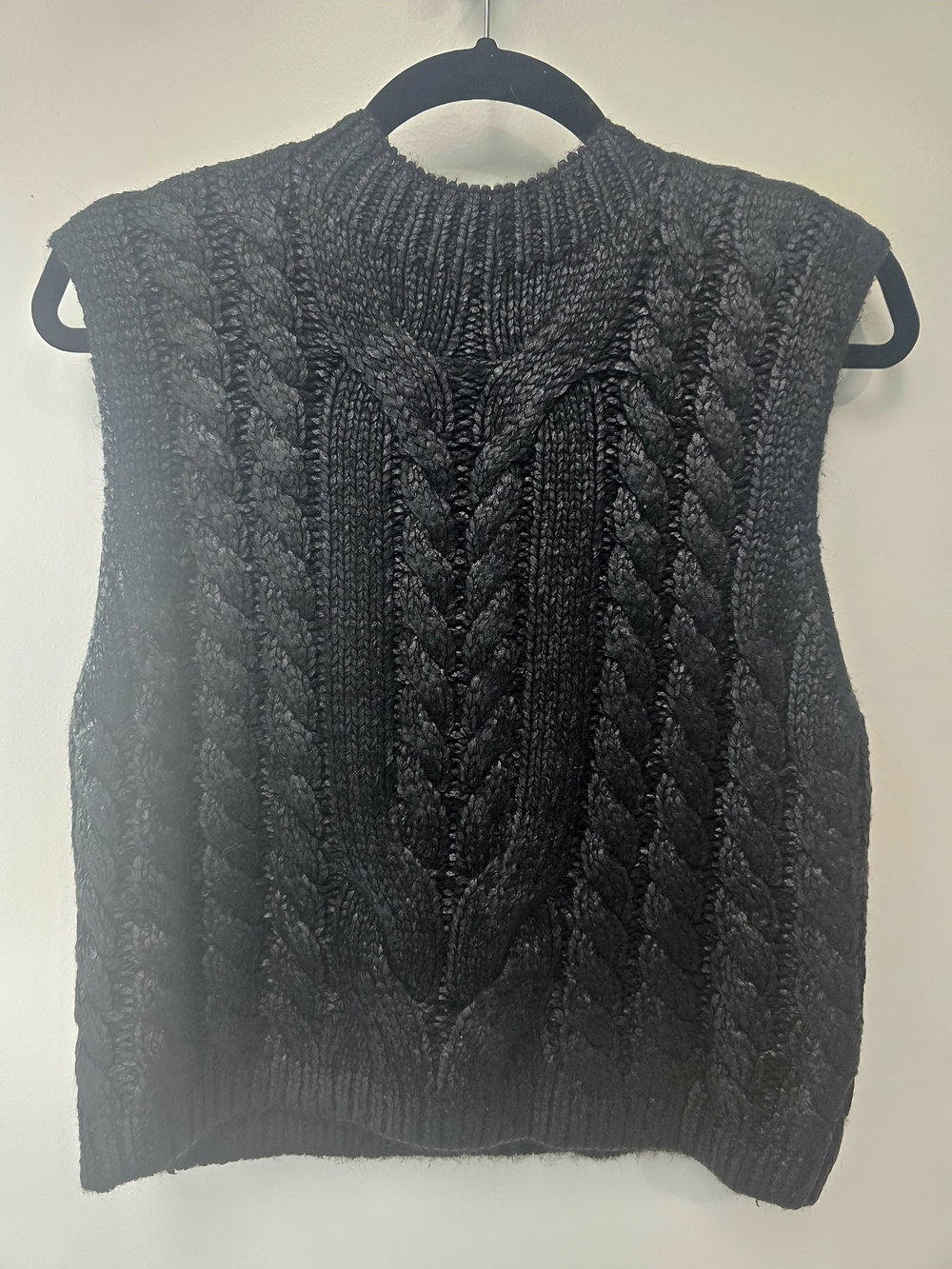 The Drop Black Metallic Cableknit Sweater Cropped Vest/Top-Lrg Boutique